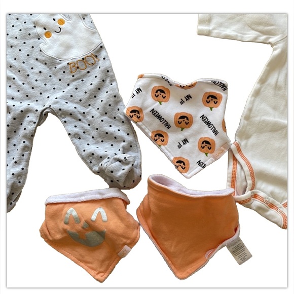 5 piece Halloween Thanksgiving one piece 3 Halloween pumpkin bibs and a onesie - Picture 3 of 14